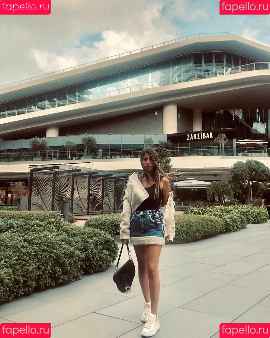 Meshi Malka Onlyfans Photo Gallery 