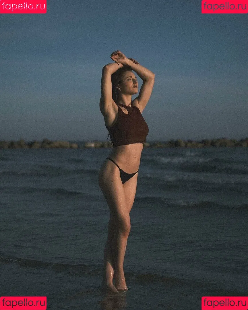Chloe Bonhaure Onlyfans Photo Gallery 