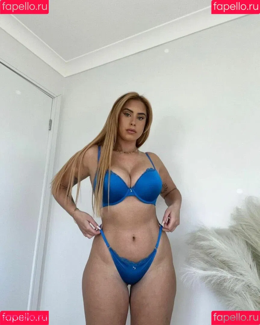 Ariella Nyssa Onlyfans Photo Gallery 