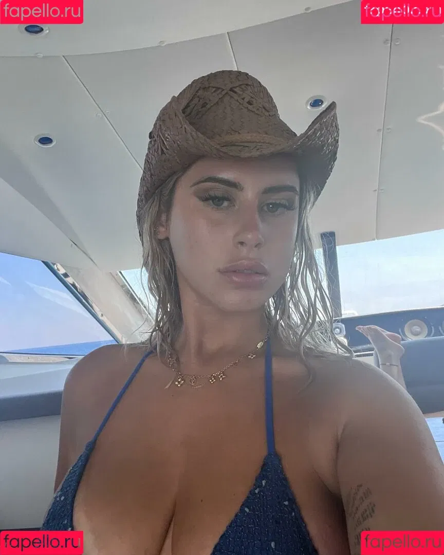 Ariella Nyssa Onlyfans Photo Gallery 
