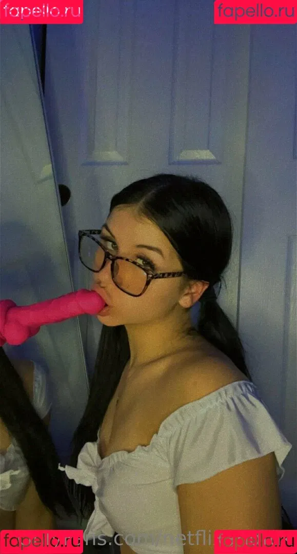 lizzysnyder18 Onlyfans Photo Gallery 
