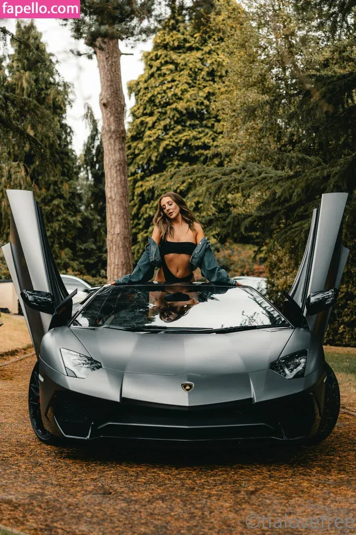 tia_love Onlyfans Photo Gallery 