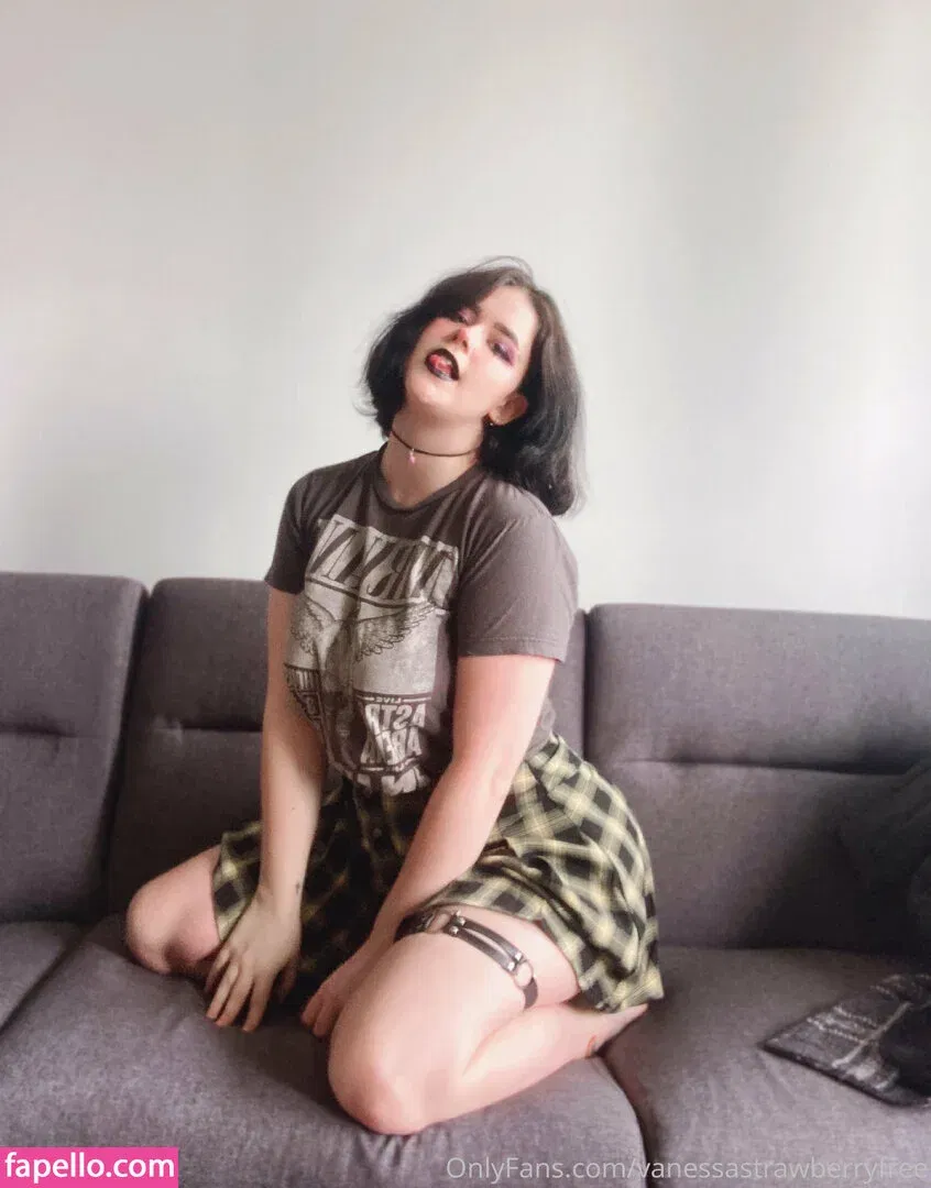 vanessastrawberryfree Onlyfans Photo Gallery 