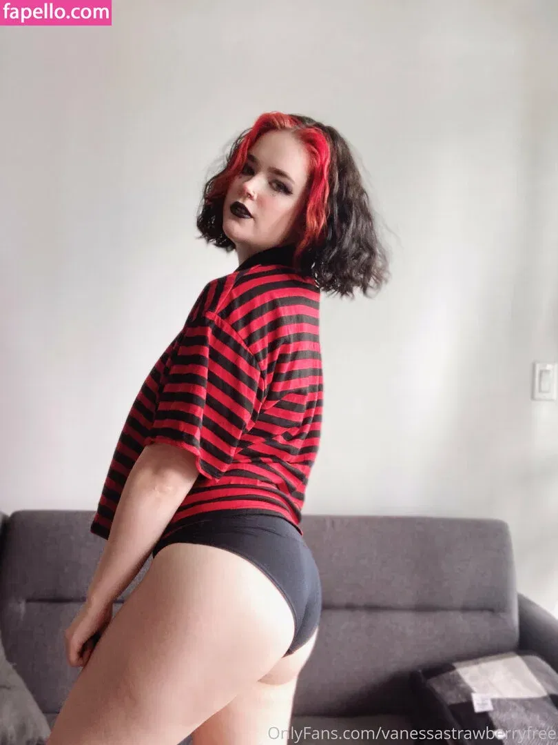 vanessastrawberryfree Onlyfans Photo Gallery 