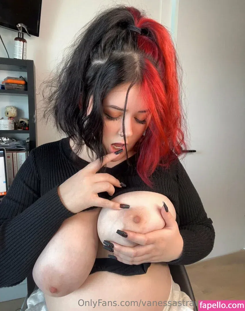 vanessastrawberryfree Onlyfans Photo Gallery 
