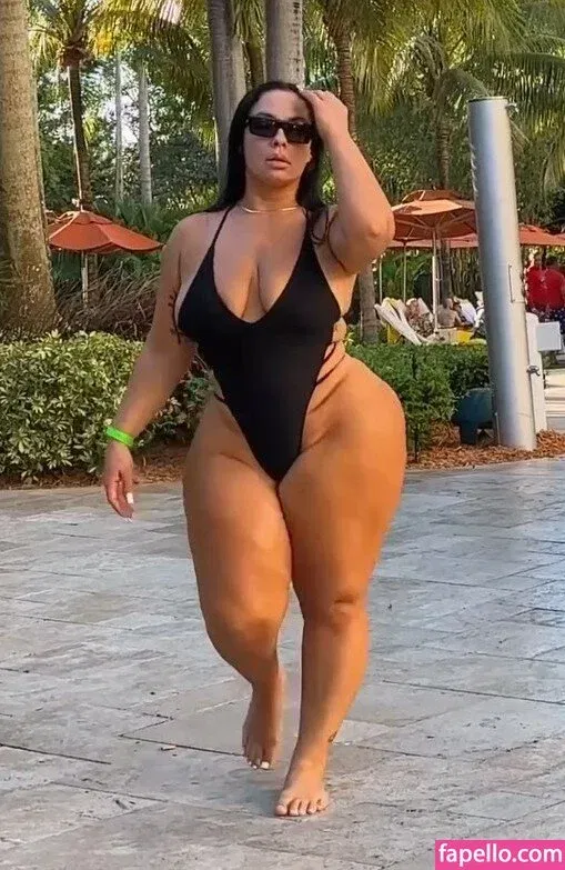 Selene Castle Onlyfans Photo Gallery 