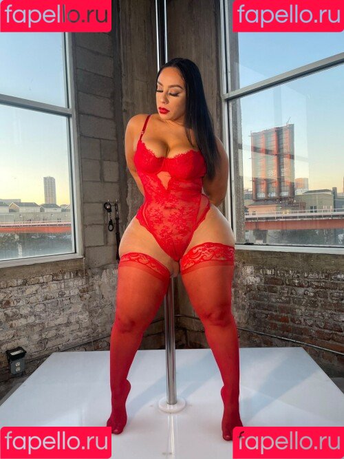 Selene Castle Onlyfans Photo Gallery 