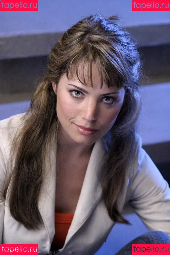 Erica Durance Onlyfans Photo Gallery 