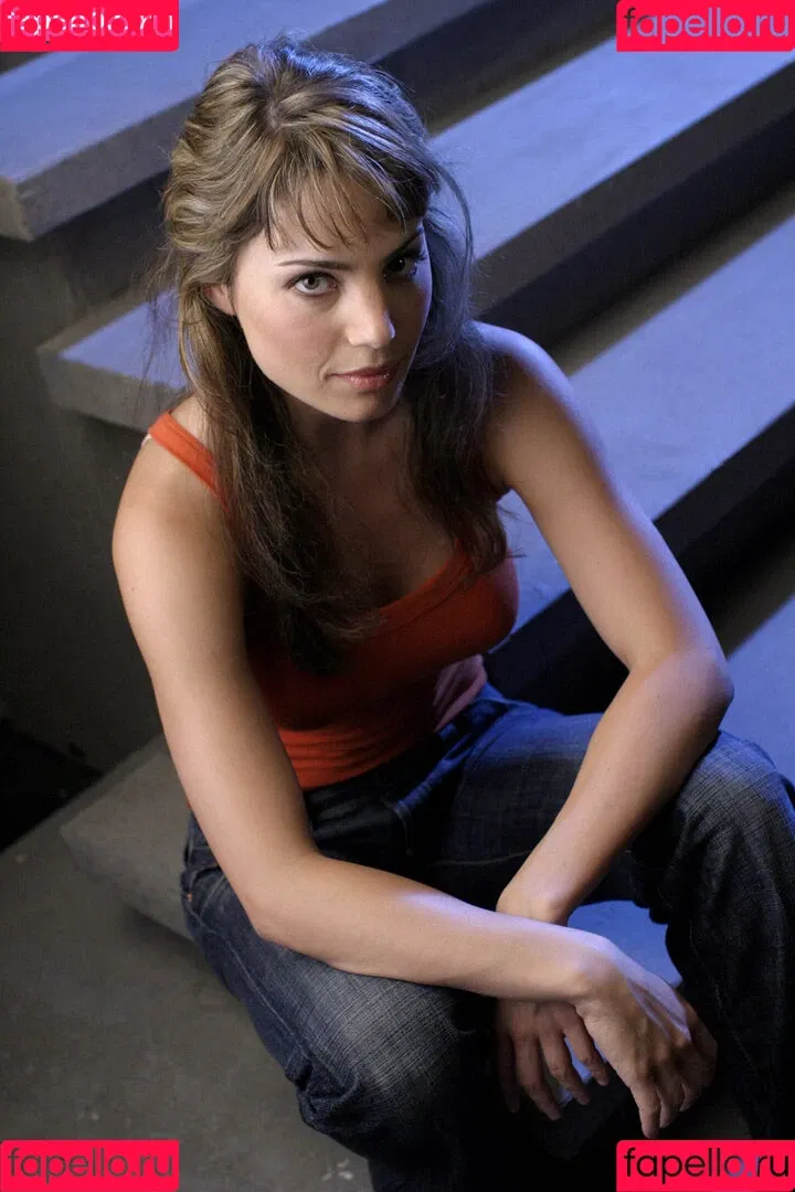 Erica Durance Onlyfans Photo Gallery 