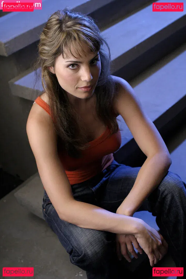 Erica Durance Onlyfans Photo Gallery 