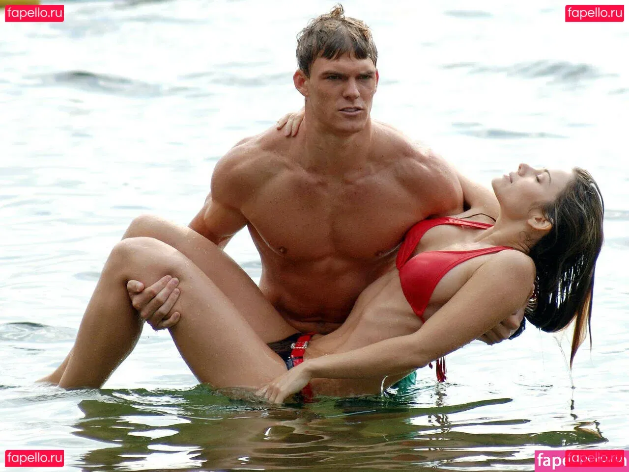 Erica Durance Onlyfans Photo Gallery 