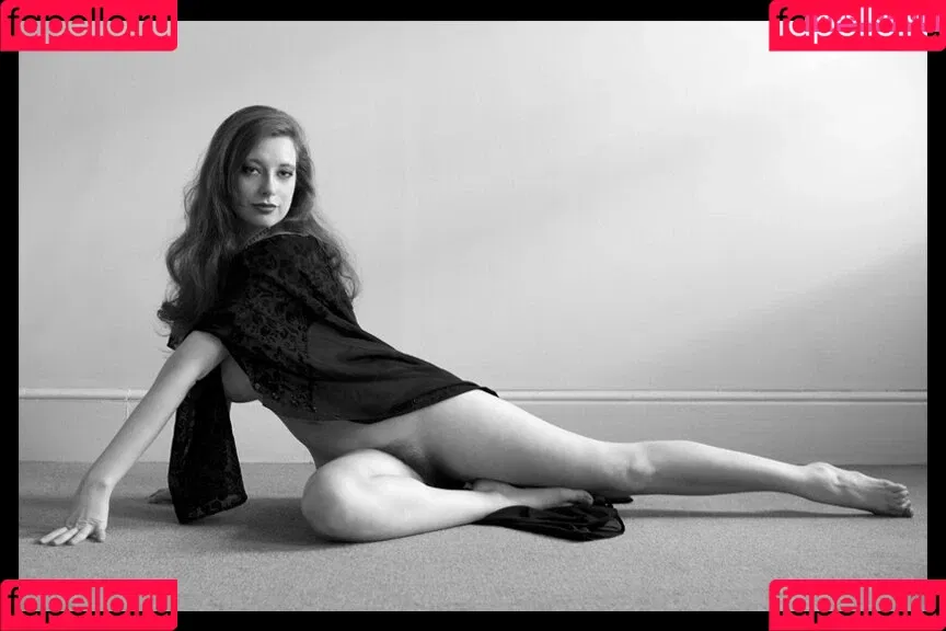 Sarah M. Faire Onlyfans Photo Gallery 