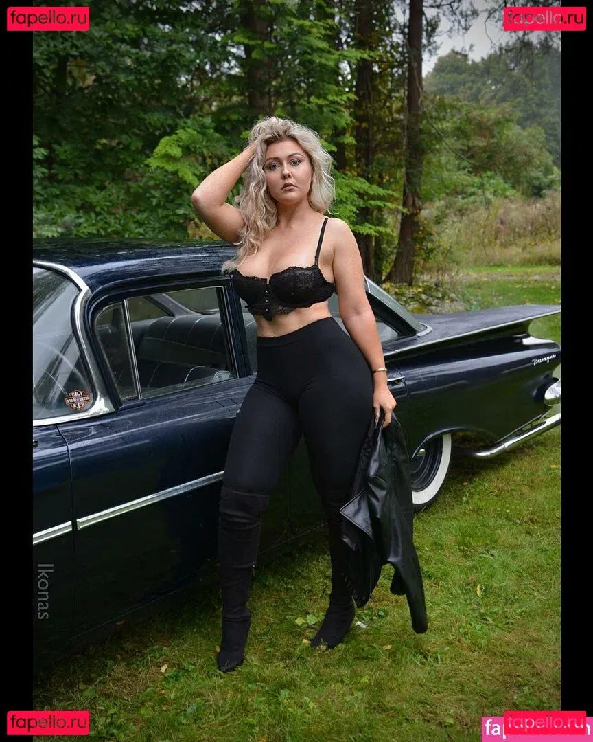 yoursnikita Onlyfans Photo Gallery 