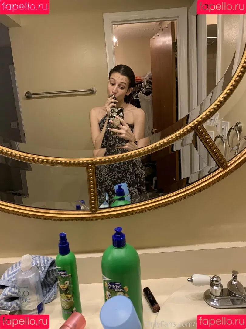 realgarnetrose Onlyfans Photo Gallery 