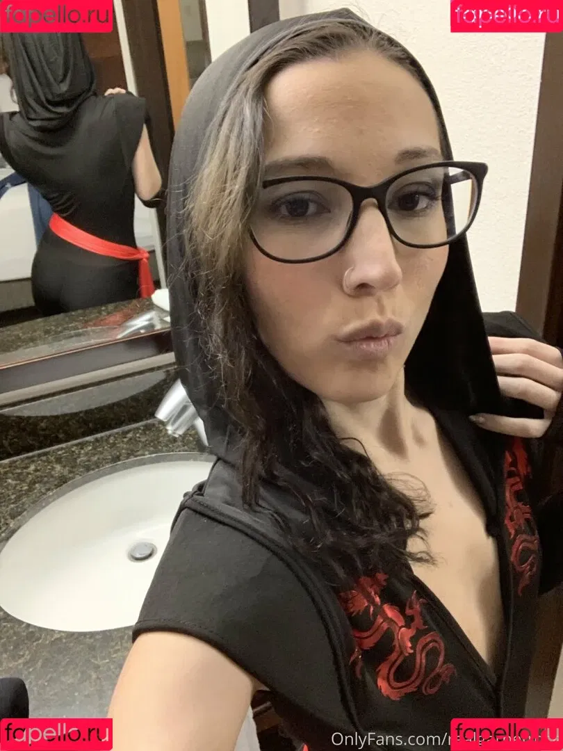 realgarnetrose Onlyfans Photo Gallery 