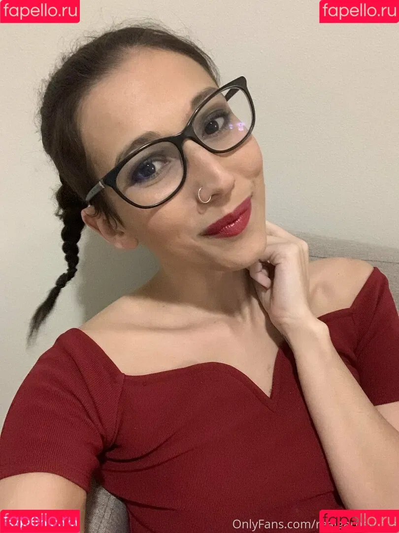 realgarnetrose Onlyfans Photo Gallery 