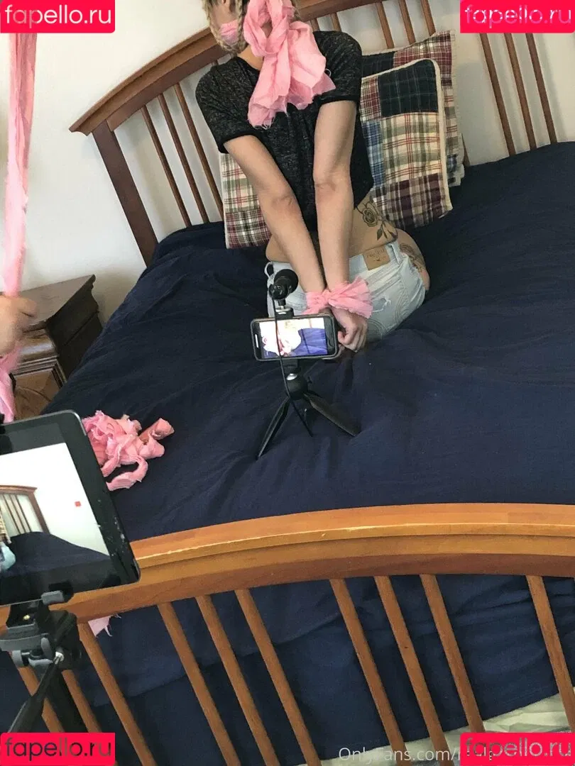 realgarnetrose Onlyfans Photo Gallery 