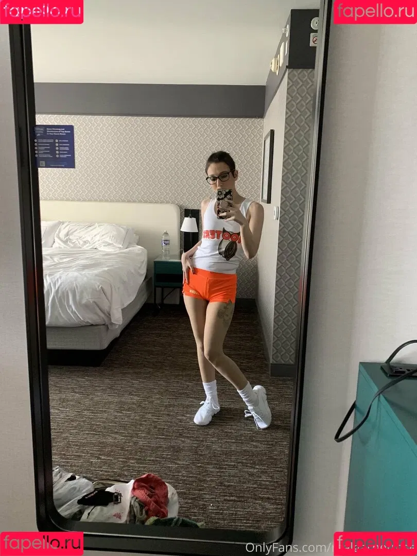 realgarnetrose Onlyfans Photo Gallery 