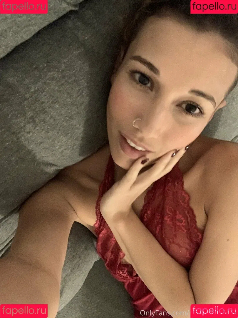 realgarnetrose Onlyfans Photo Gallery 