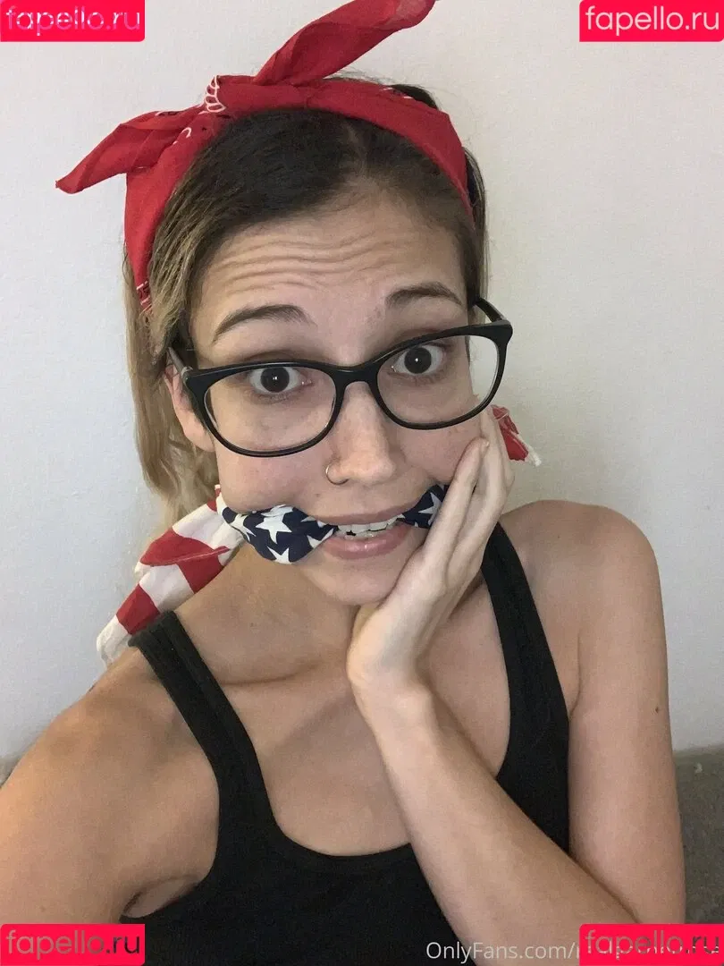 realgarnetrose Onlyfans Photo Gallery 
