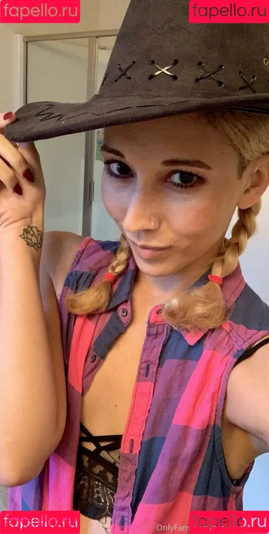 realgarnetrose Onlyfans Photo Gallery 