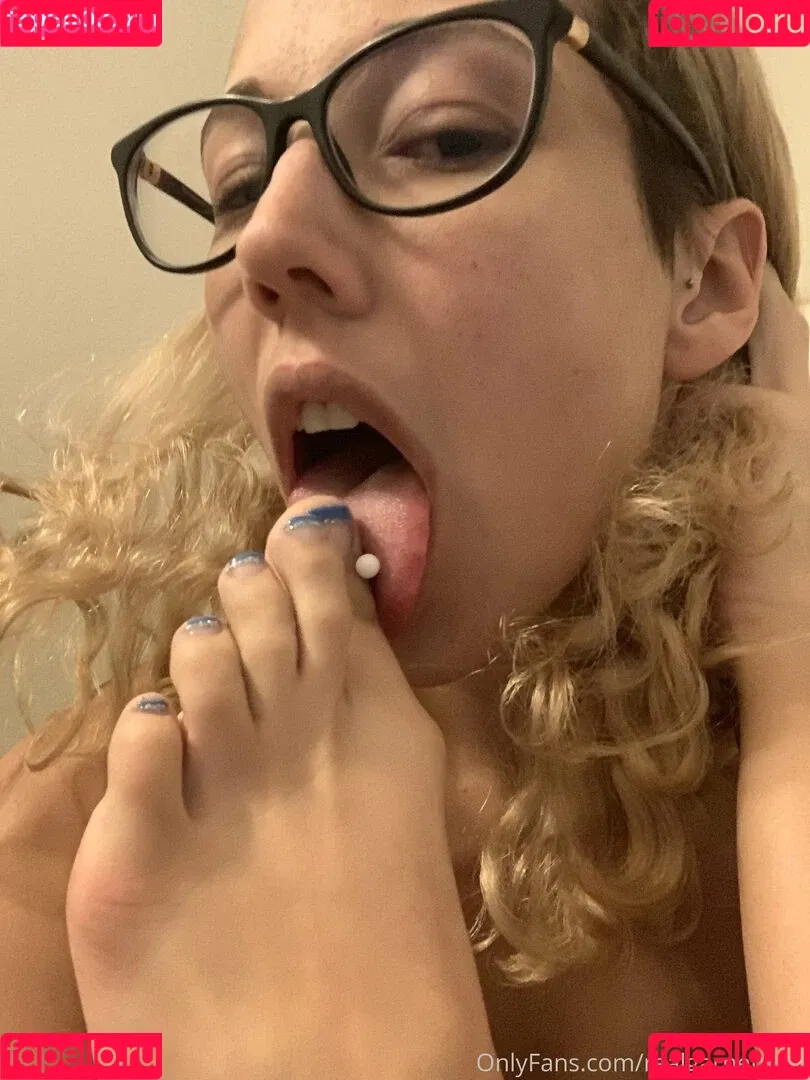 realgarnetrose Onlyfans Photo Gallery 