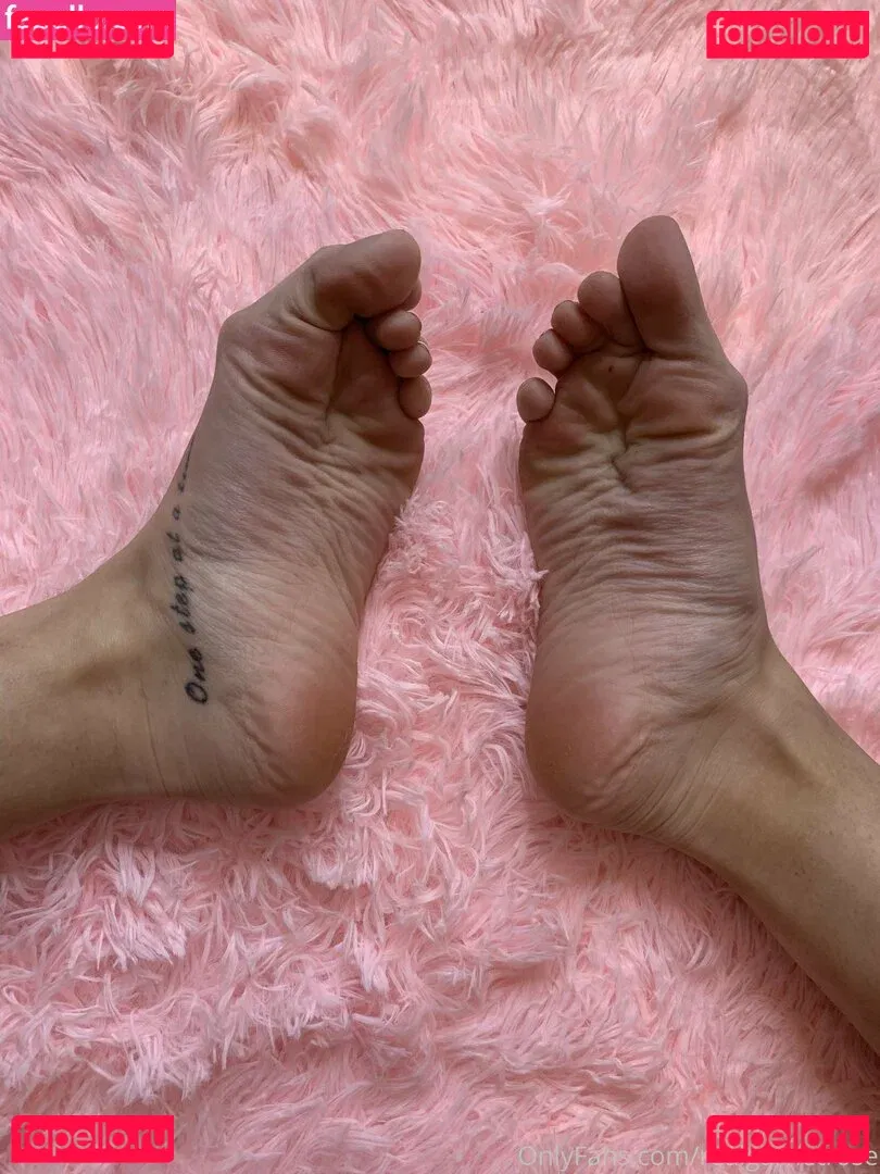 realgarnetrose Onlyfans Photo Gallery 