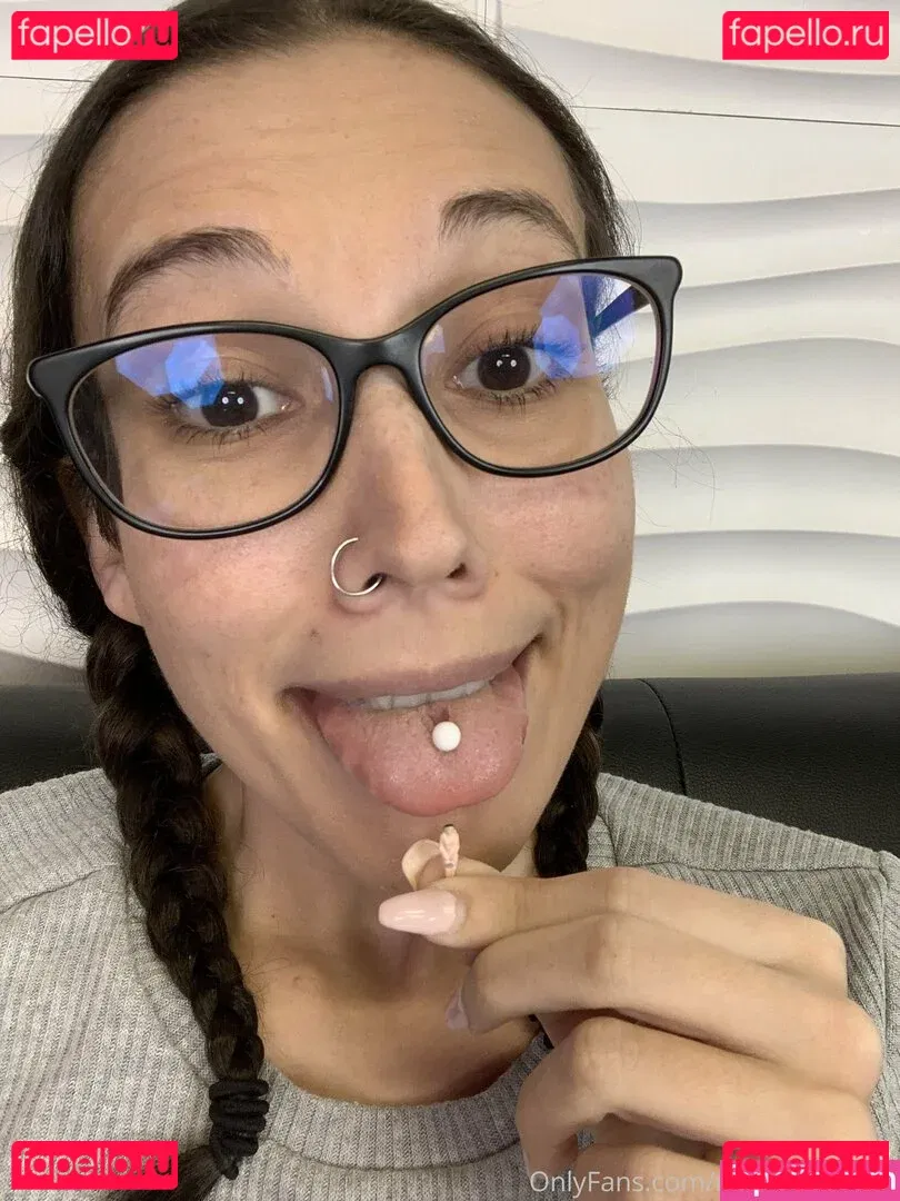 realgarnetrose Onlyfans Photo Gallery 