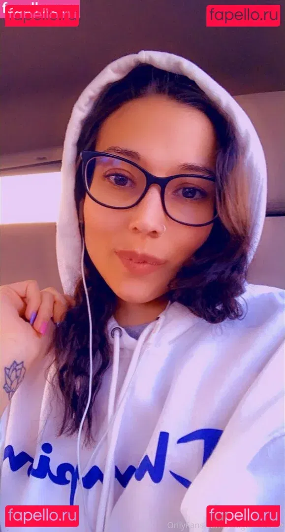 realgarnetrose Onlyfans Photo Gallery 