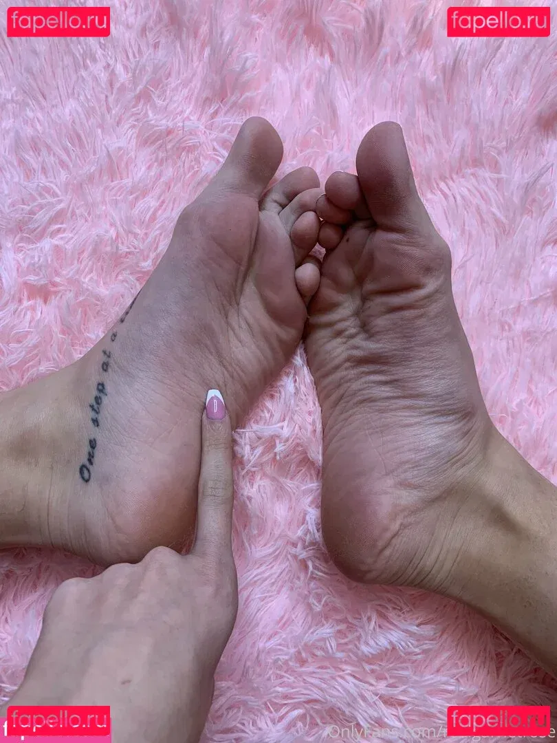 realgarnetrose Onlyfans Photo Gallery 