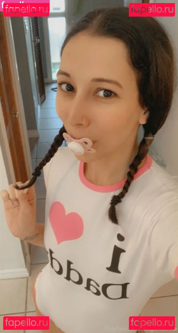 realgarnetrose Onlyfans Photo Gallery 