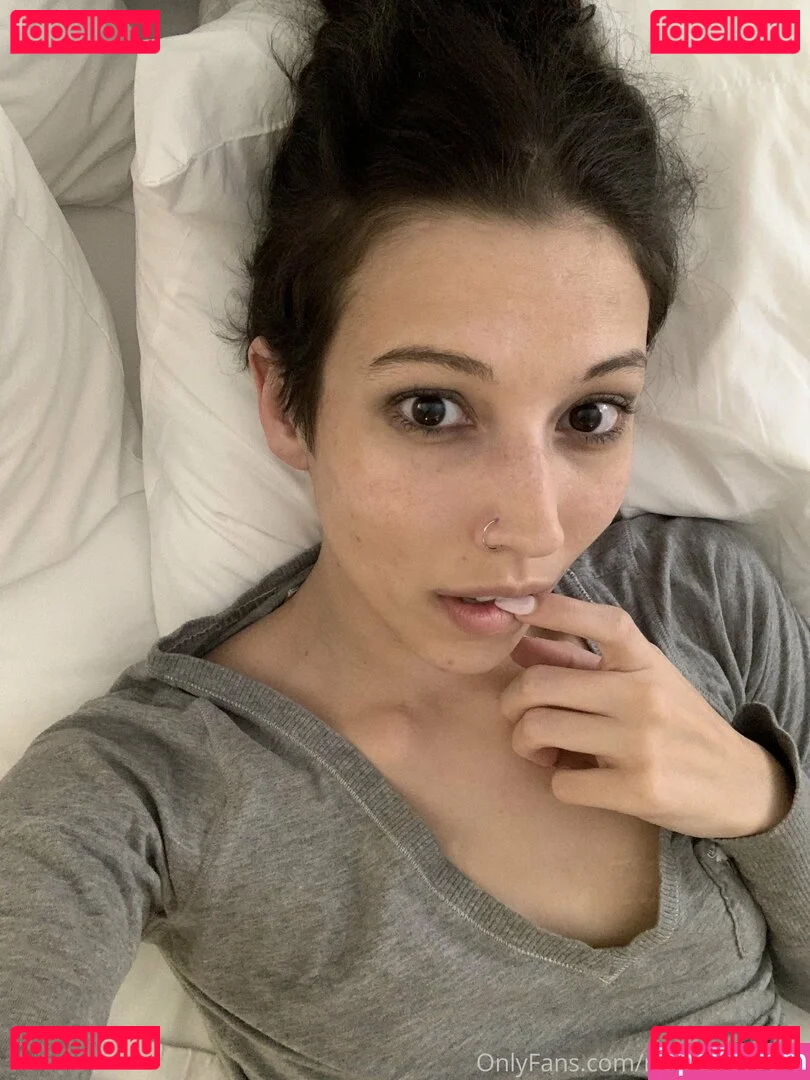 realgarnetrose Onlyfans Photo Gallery 