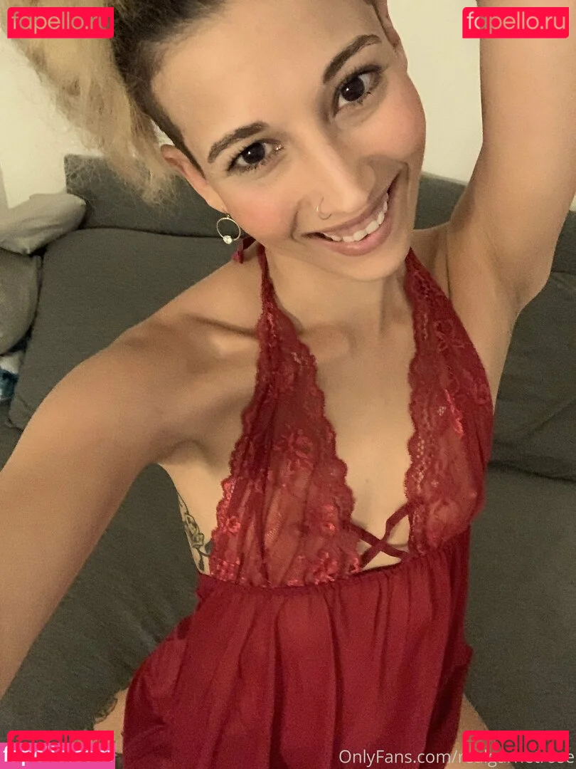 realgarnetrose Onlyfans Photo Gallery 