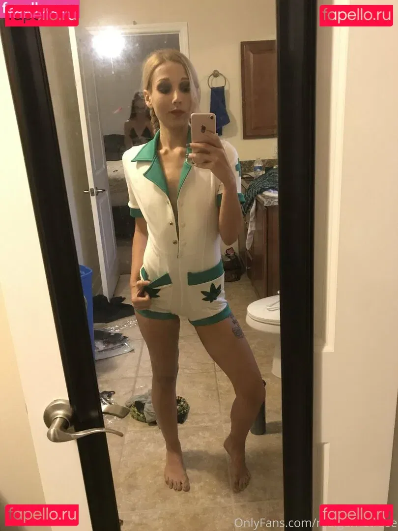 realgarnetrose Onlyfans Photo Gallery 