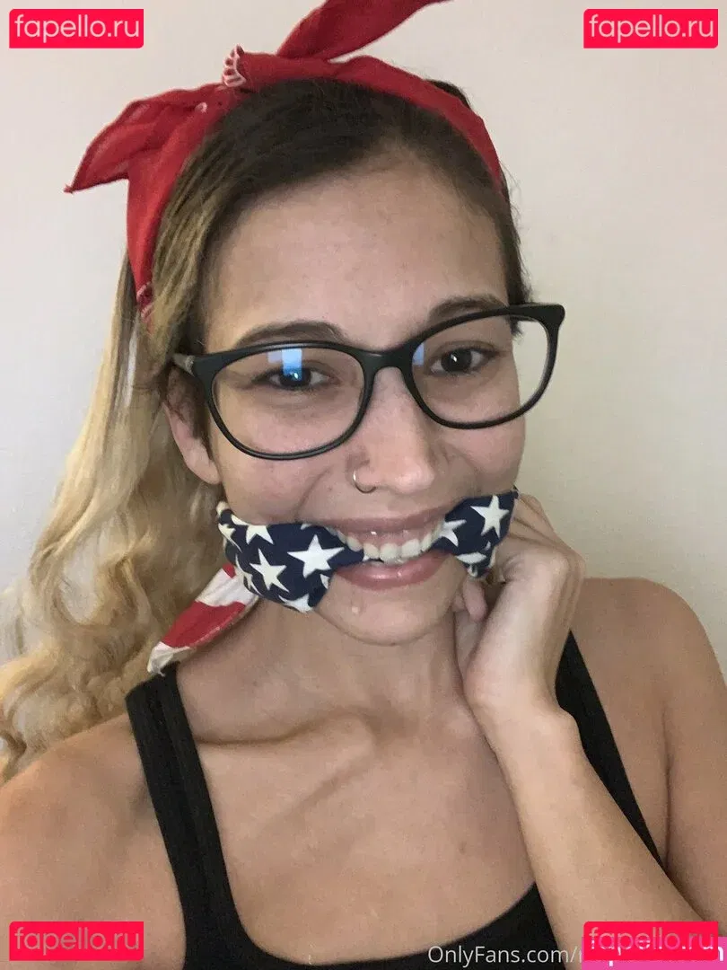 realgarnetrose Onlyfans Photo Gallery 