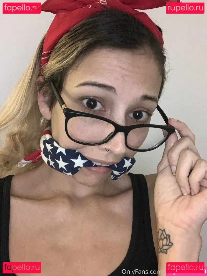 realgarnetrose Onlyfans Photo Gallery 