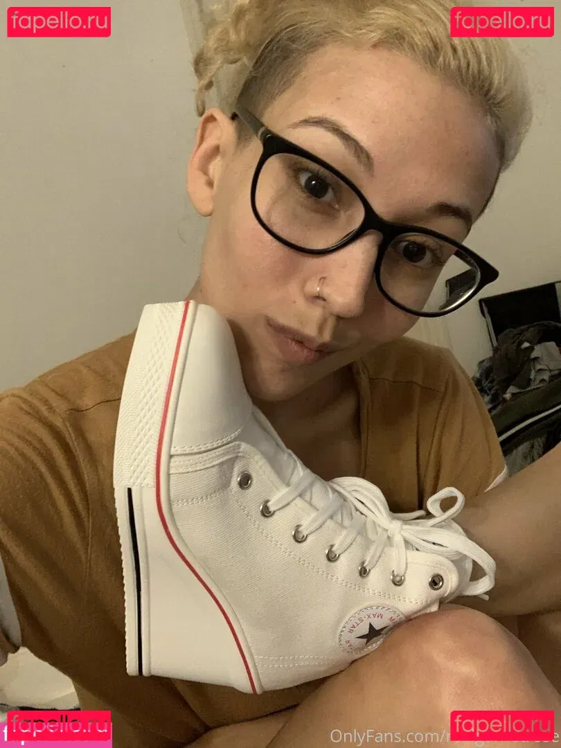 realgarnetrose Onlyfans Photo Gallery 