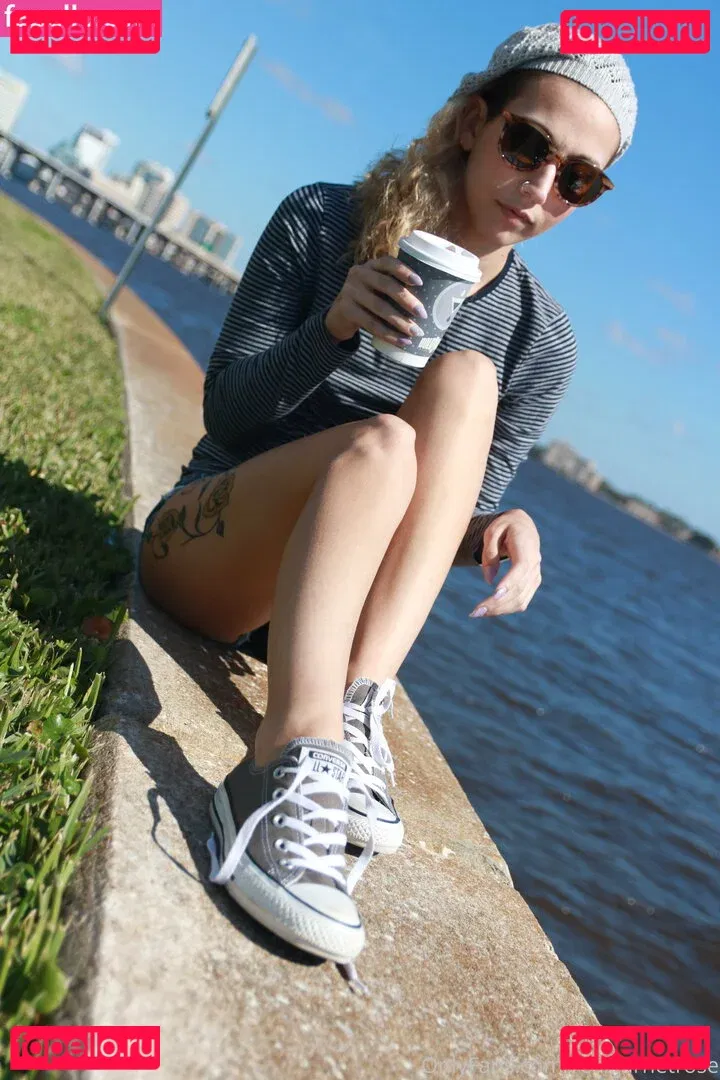 realgarnetrose Onlyfans Photo Gallery 