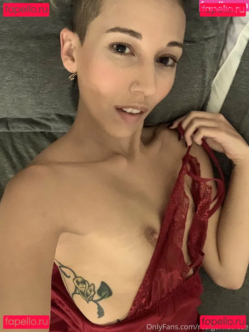 realgarnetrose Onlyfans Photo Gallery 