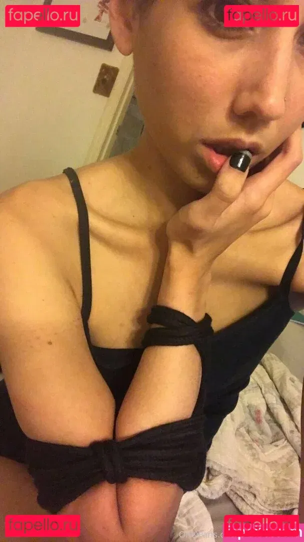 realgarnetrose Onlyfans Photo Gallery 