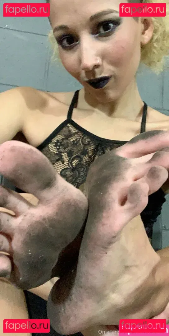 realgarnetrose Onlyfans Photo Gallery 