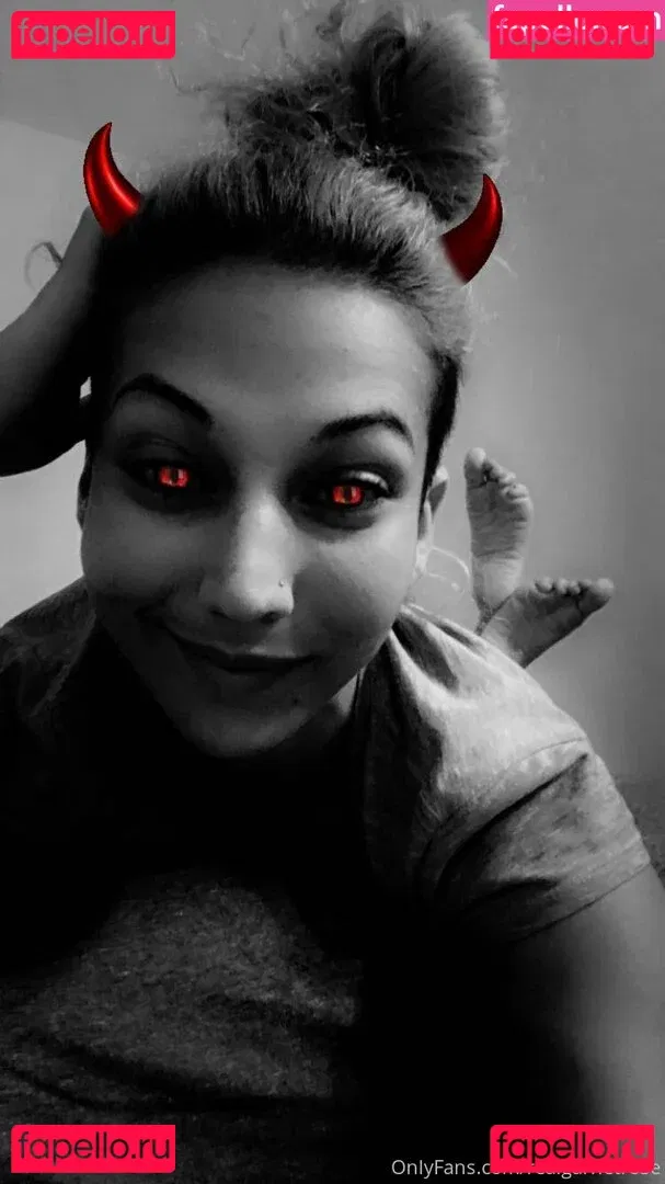 realgarnetrose Onlyfans Photo Gallery 