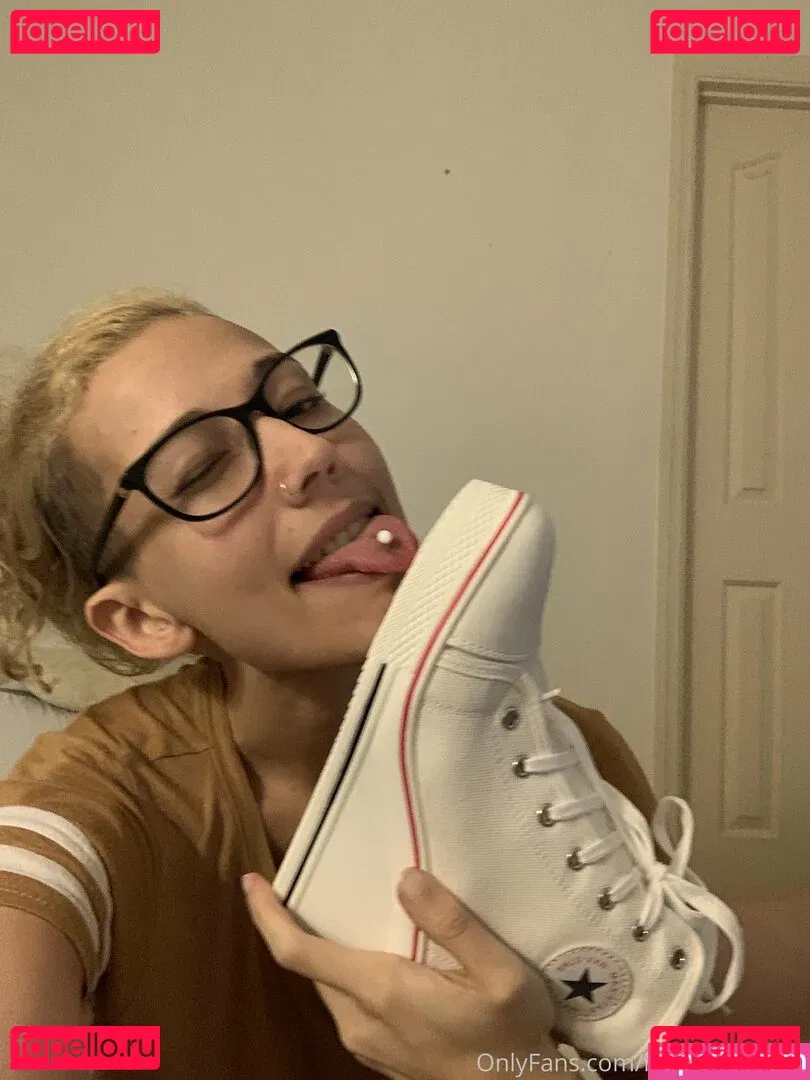 realgarnetrose Onlyfans Photo Gallery 