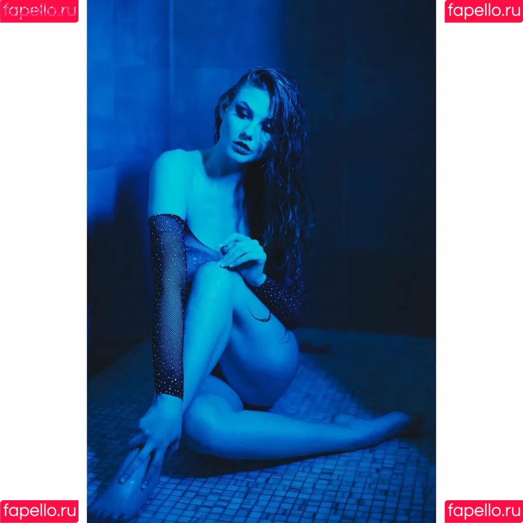 Pixie Victoria Onlyfans Photo Gallery 