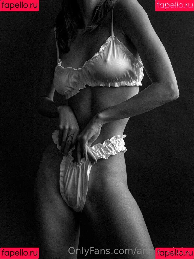 Anna Ralphs Onlyfans Photo Gallery 
