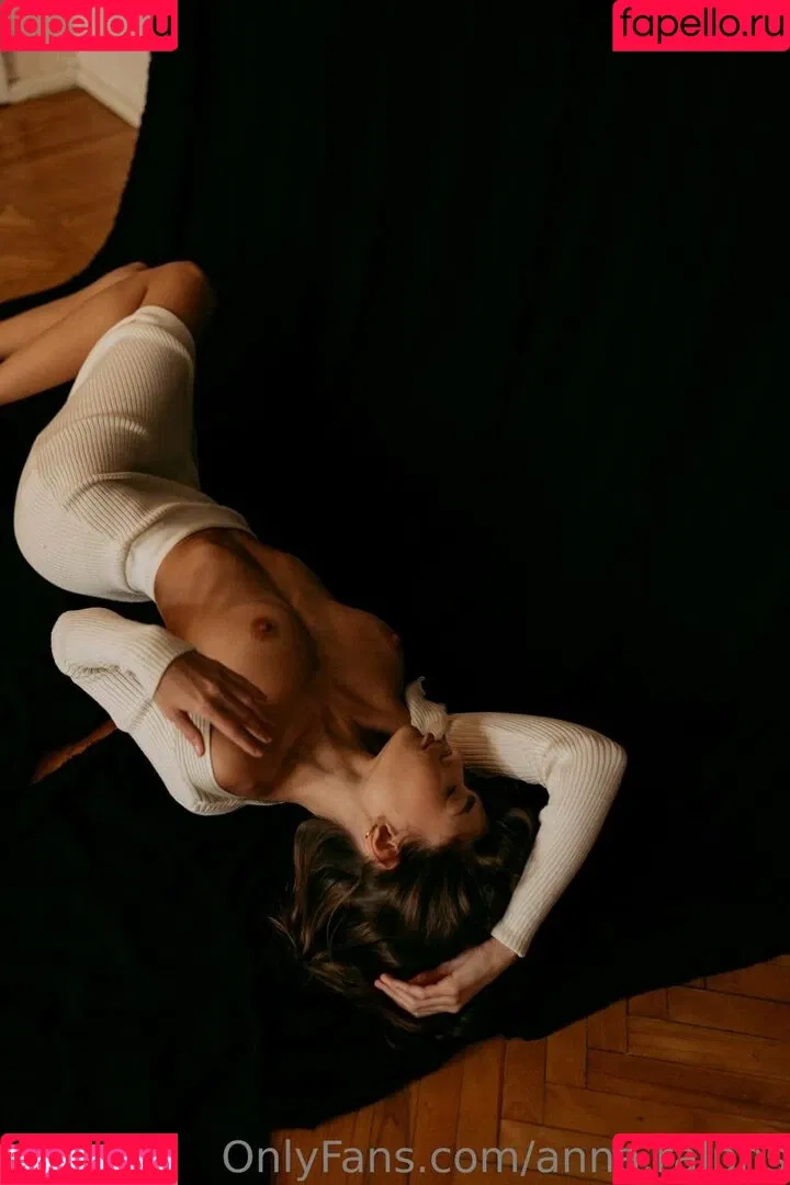 Anna Ralphs Onlyfans Photo Gallery 