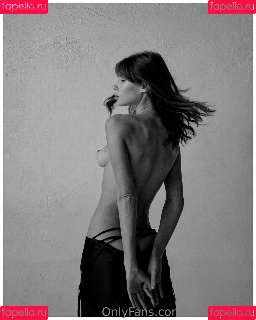 Anna Ralphs Onlyfans Photo Gallery 