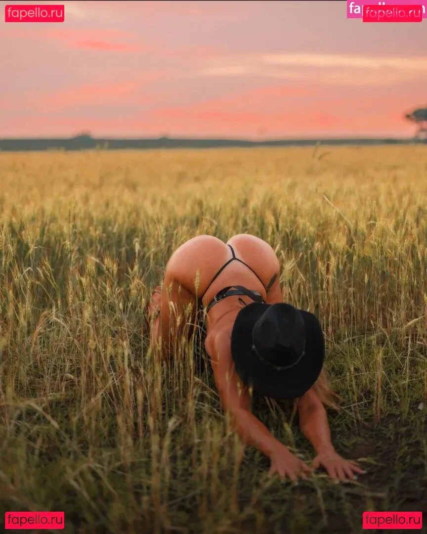 Gabby Nicholls Onlyfans Photo Gallery 