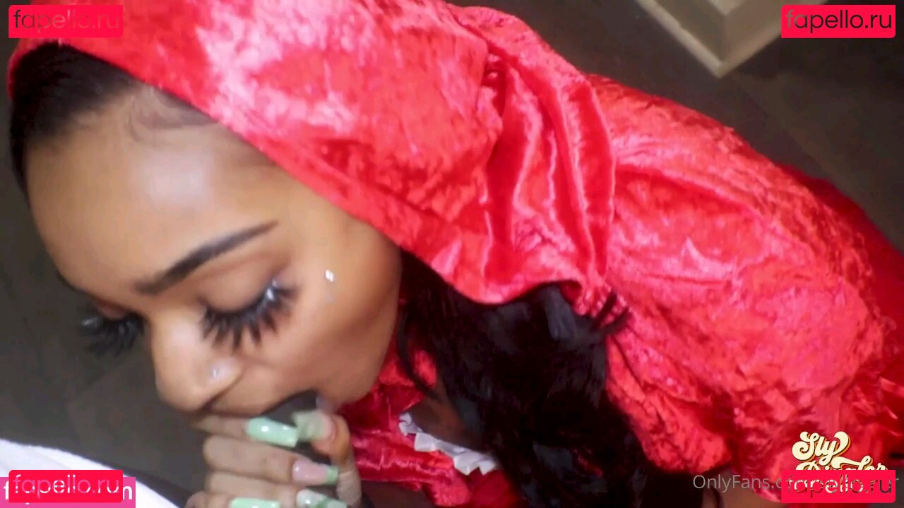 therealyellaa Nude Onlyfans Photo 41