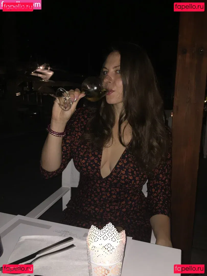 Sofia Curly Onlyfans Photo Gallery 